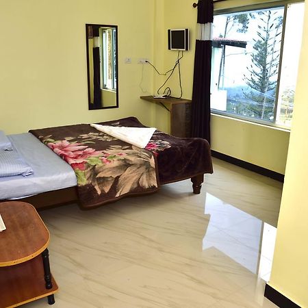J R Mist Valley Inn Ooty Buitenkant foto
