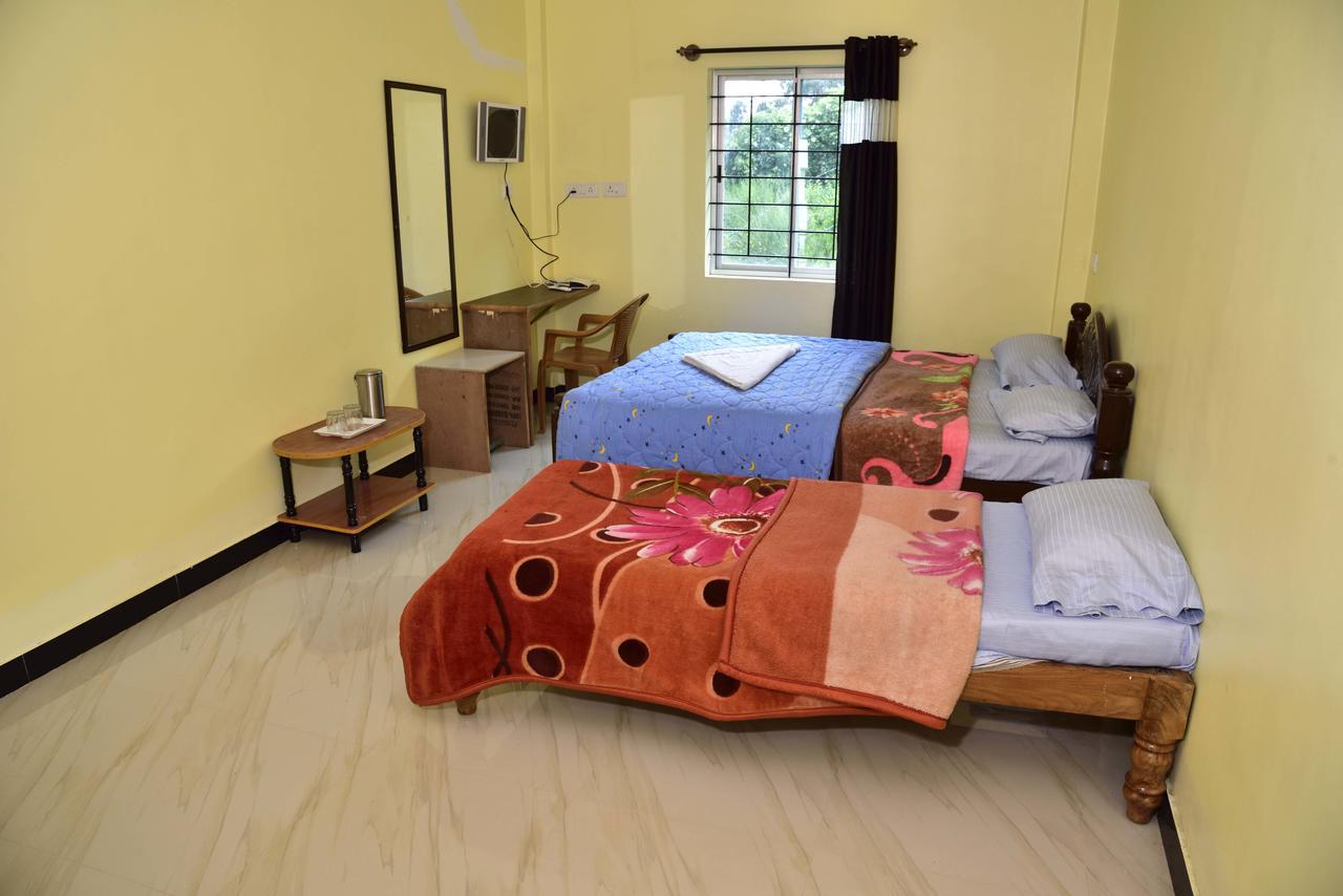 J R Mist Valley Inn Ooty Buitenkant foto